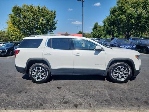 Used 2023 GMC Acadia SLT w/ Preferred Package FWD image 9