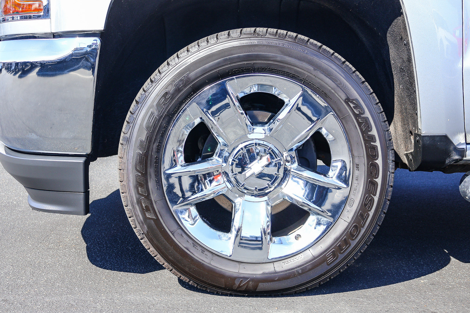 Used 2018 Chevrolet Silverado 1500 LT w/ LT Eassist Package AWD/4WD image 15