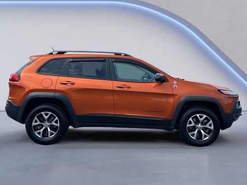 Used 2015 Jeep Cherokee Trailhawk w/ Comfort/Convenience Group AWD/4WD image 7
