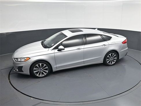 Used 2019 Ford Fusion SE image 44