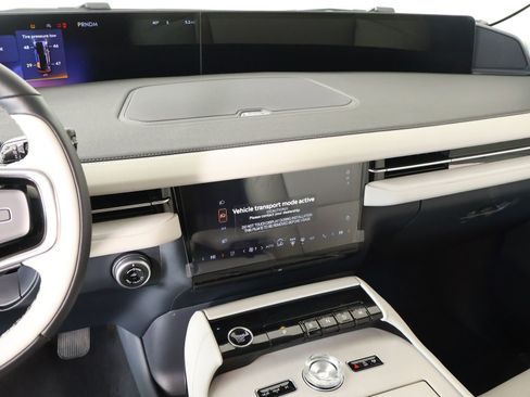 New 2026 Lincoln Navigator Premiere AWD/4WD image 5