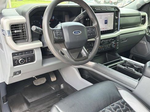 Used 2023 Ford F250 XLT w/ XLT Premium Package AWD/4WD image 11