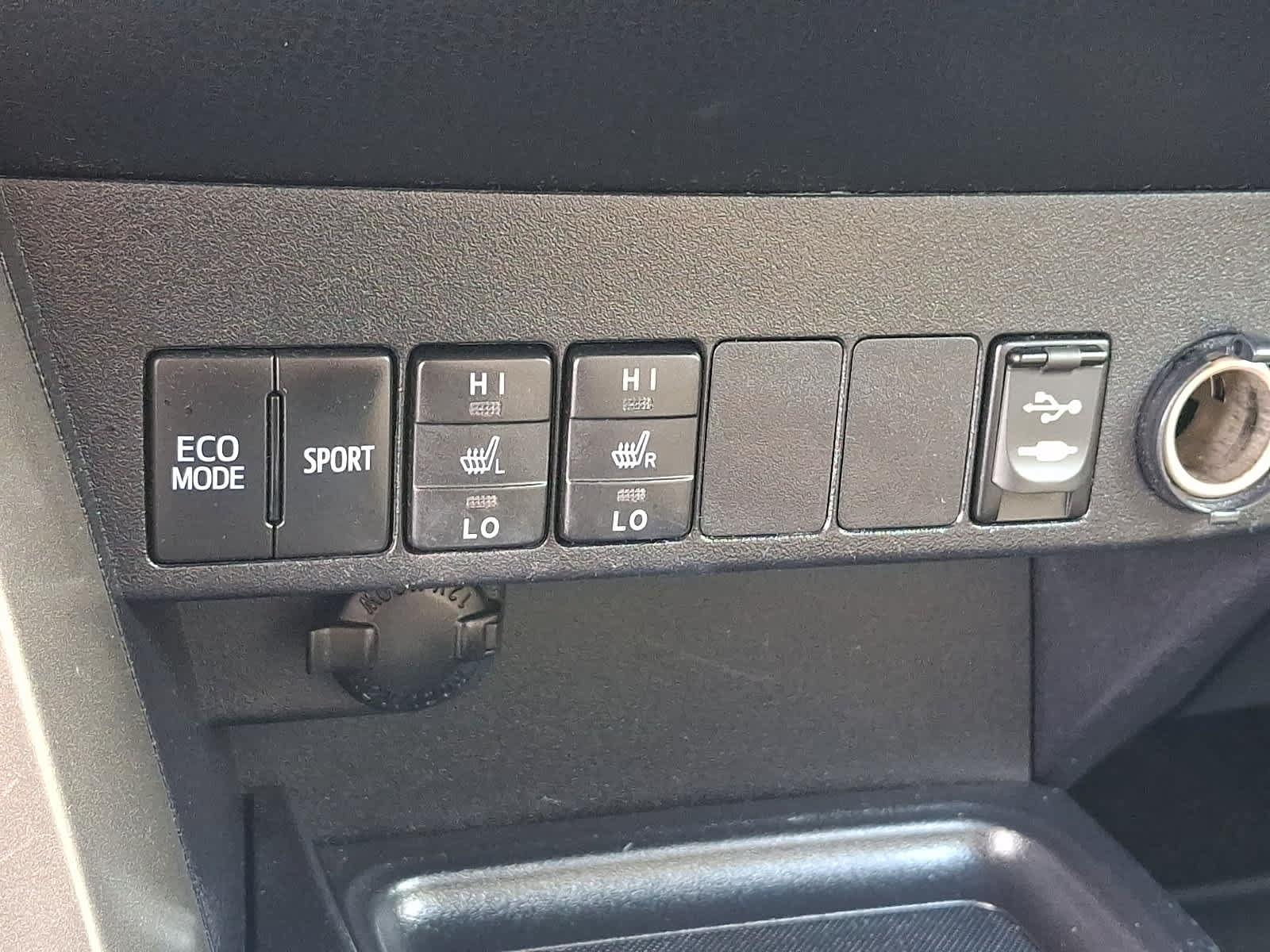Used 2014 Toyota RAV4 Limited AWD/4WD image 26