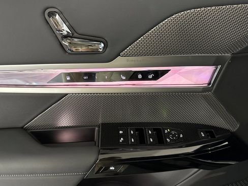 New 2026 BMW 750e xDrive image 14