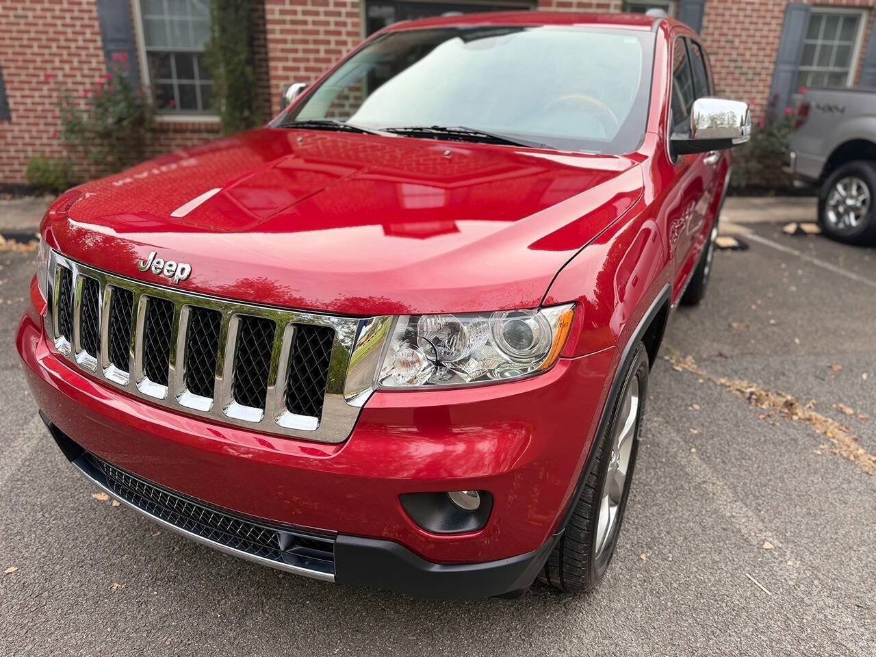 Used 2011 Jeep Grand Cherokee Overland AWD/4WD image 10