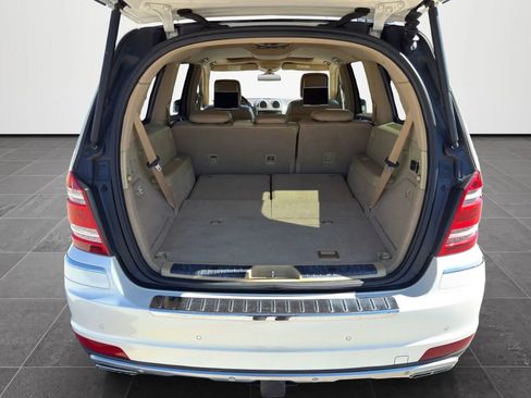 Used 2011 Mercedes-Benz GL 550 4MATIC image 31