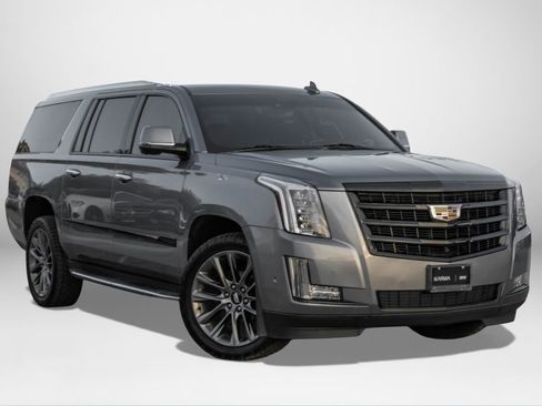 Used 2020 Cadillac Escalade ESV Luxury w/ Escalade Sport Edition image 4