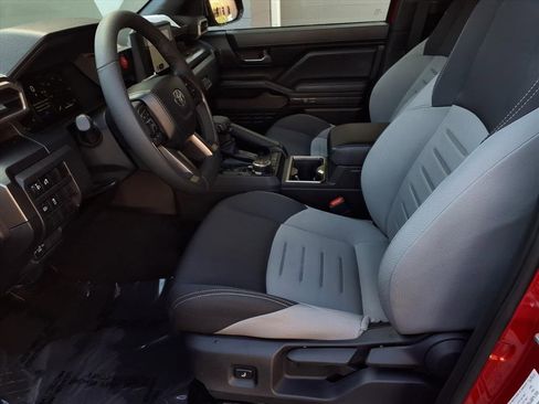 Certified 2025 Toyota Tacoma TRD Off-Road image 35