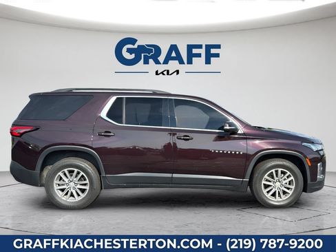 Used 2023 Chevrolet Traverse LT FWD image 9