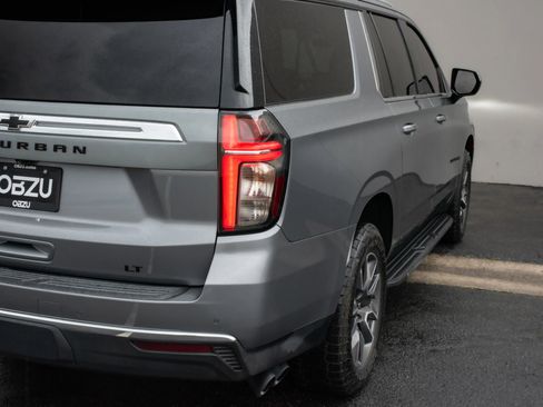 Used 2021 Chevrolet Suburban LT image 32