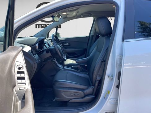 Used 2020 Chevrolet Trax LT w/ LT Convenience Package AWD/4WD image 8