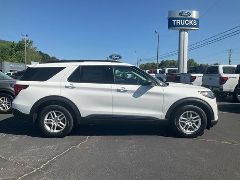 New 2026 Ford Explorer Active w/ Active Comfort Package RWD image 4