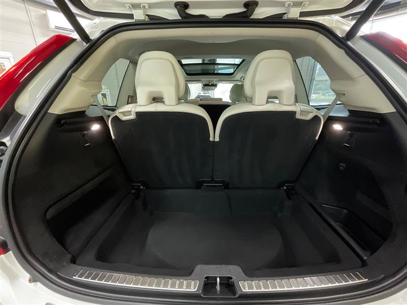 Used 2019 Volvo XC90 T5 Momentum w/ Protection Package Premier FWD image 25