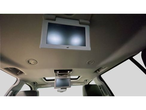 Used 2015 Chevrolet Suburban LTZ image 19