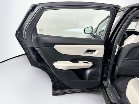 Used 2024 Nissan Ariya AWD image 26