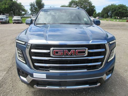 New 2026 GMC Yukon XL Elevation w/ Elevation Premium Package AWD/4WD image 10