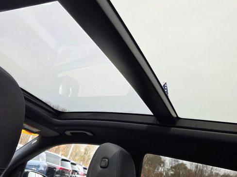 Used 2025 Mercedes-Benz GLS 450 4MATIC image 17