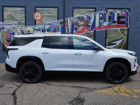 New 2026 Chevrolet Traverse High Country w/ LPO, Floor Liner Package AWD/4WD image 40