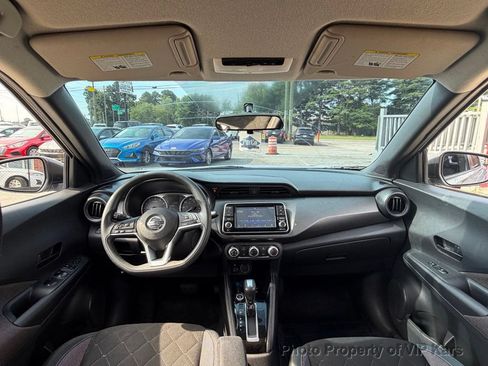 Used 2018 Nissan Kicks S FWD image 19