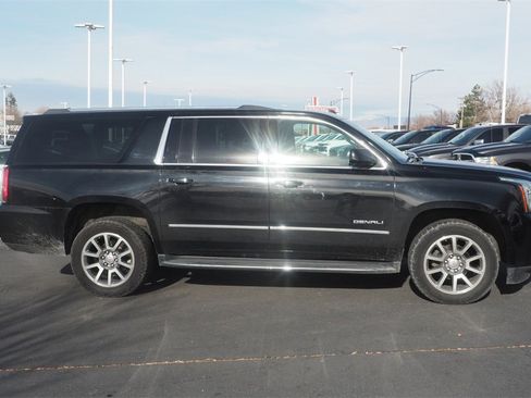 Used 2020 GMC Yukon XL Denali image 5