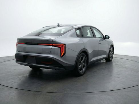 Used 2025 Kia K4 LXS image 9