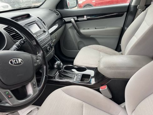Used 2014 Kia Sorento LX image 29