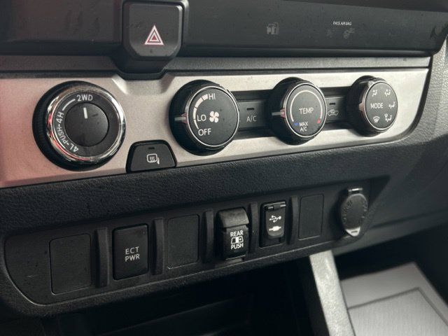 Used 2019 Toyota Tacoma SR5 AWD/4WD image 38