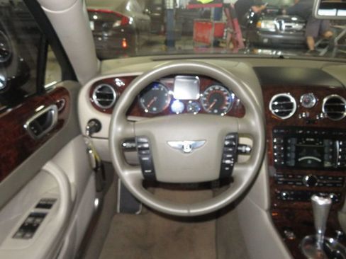 Used 2006 Bentley Flying Spur Flying Spur AWD/4WD image 36