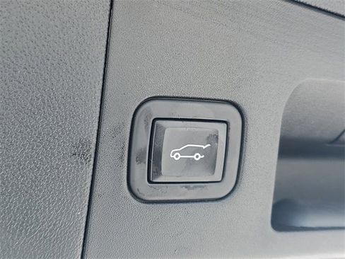 Certified 2024 Cadillac XT5 Luxury w/ LPO, Floor Liner Package image 10