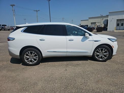 Used 2024 Buick Enclave Essence w/ Experience Buick Package AWD/4WD image 6