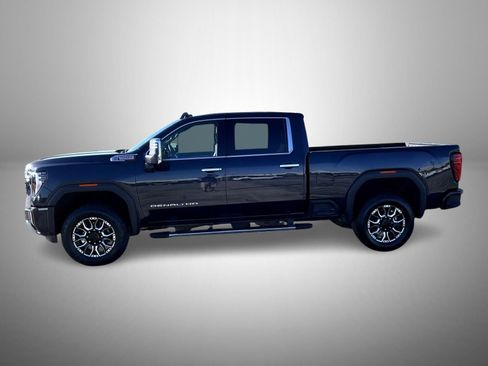 Used 2024 GMC Sierra 3500 Denali w/ Technology Package image 8
