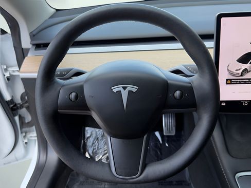 Used 2023 Tesla Model 3 Standard Range RWD image 9