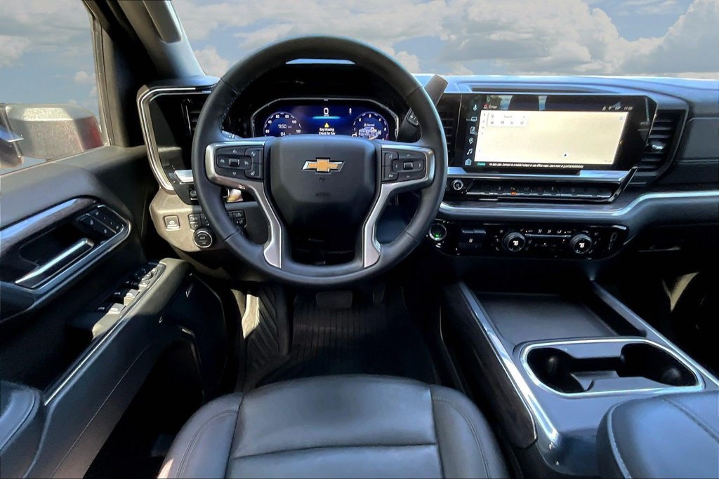 Used 2024 Chevrolet Silverado 2500 LTZ w/ LTZ Premium Package AWD/4WD image 11