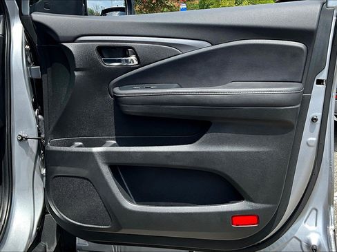 Used 2023 Honda Ridgeline RTL image 19