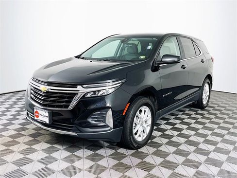 Used 2023 Chevrolet Equinox LT w/ Driver Convenience Package image 3