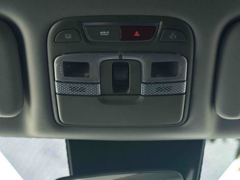 Used 2025 Kia Telluride S FWD image 36