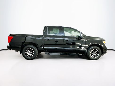 Used 2024 Nissan Titan SV w/ SV Convenience Package image 10