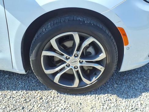 Used 2025 Chrysler Pacifica Pinnacle w/ Trailer Tow Group AWD/4WD image 14