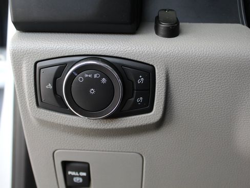 Used 2018 Ford F150 XL w/ Equipment Group 101A Mid AWD/4WD image 28