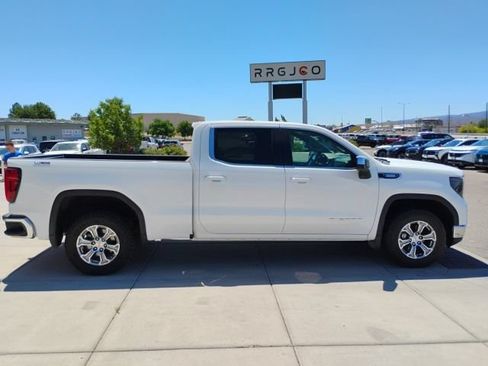 Used 2023 GMC Sierra 1500 SLE w/ X31 Off-Road Package AWD/4WD image 4
