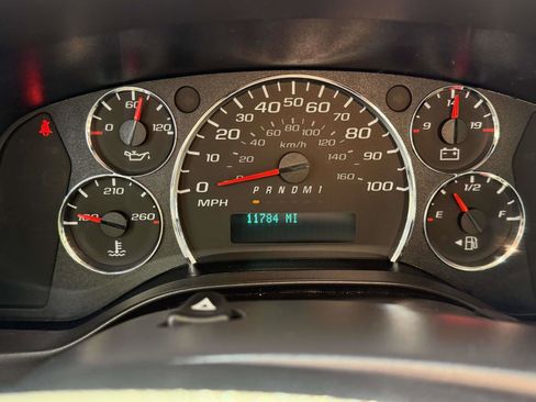 Certified 2024 Chevrolet Express 2500 w/ Driver Convenience Package RWD image 28
