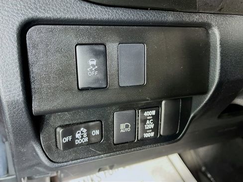 Used 2022 Toyota Tacoma TRD Off-Road image 13