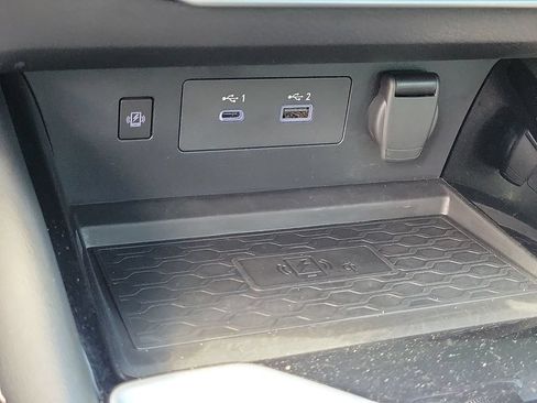Used 2024 Nissan Altima 2.5 SL FWD image 19