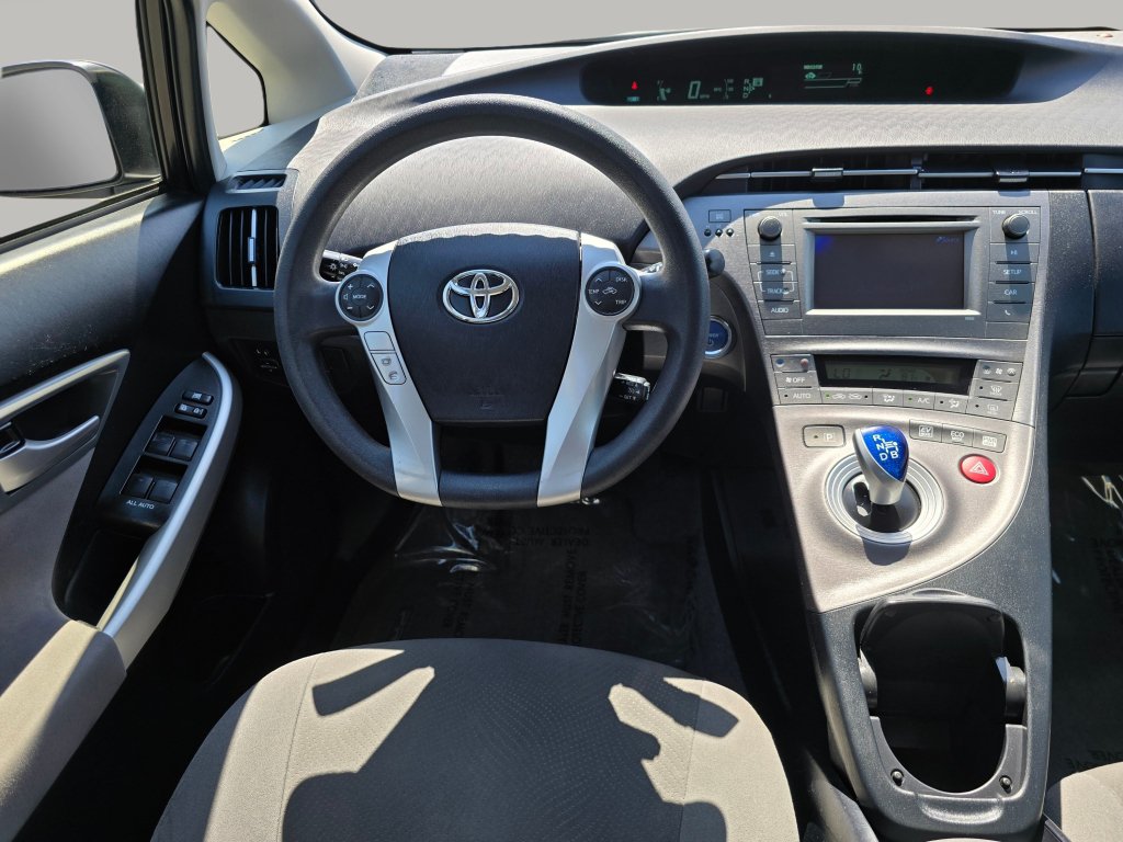 Used 2015 Toyota Prius Two FWD image 3