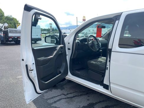 Used 2019 Nissan Frontier SV RWD image 7