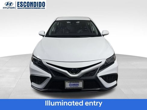 Used 2023 Toyota Camry SE image 9