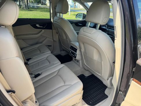 Used 2018 Audi Q7 3.0T Prestige w/ Prestige Package AWD/4WD image 30