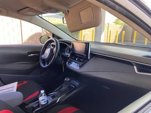 Used 2020 Toyota Corolla LE w/ Carpet Mat Package (TMS) FWD image 5