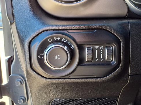 Used 2019 Jeep Wrangler Unlimited Sport S image 17