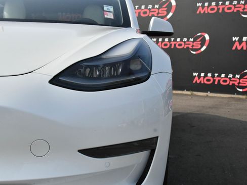 Used 2021 Tesla Model 3 Standard Range Plus image 11